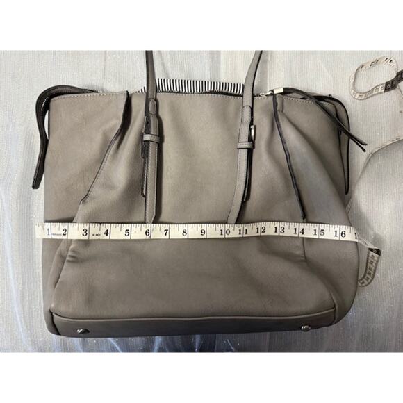 URBAN OUTFITTERS GRAY PURSE - Picture 5 of 7